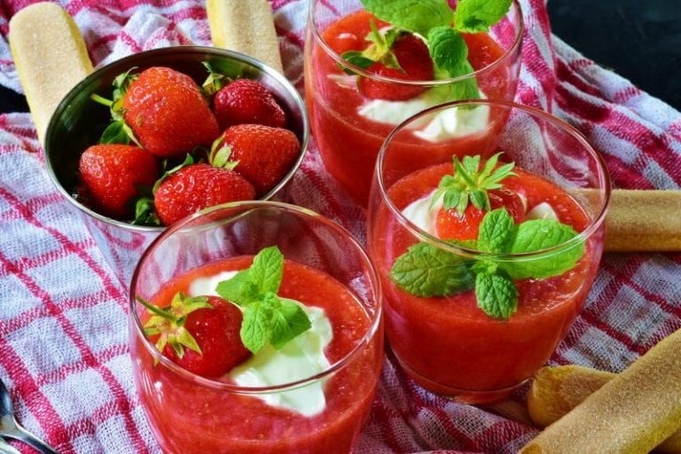 Strawberry Smoothie with Black Cumin Seed Oil